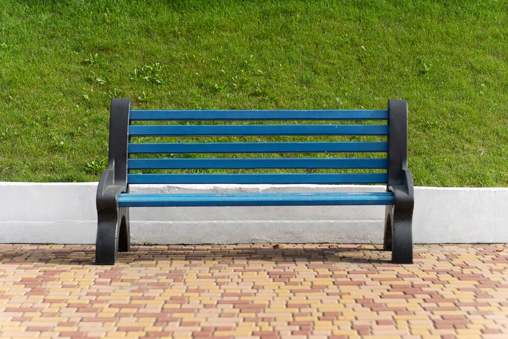 Металлические скамейки: прочность, долговечность и стиль для вашего сада