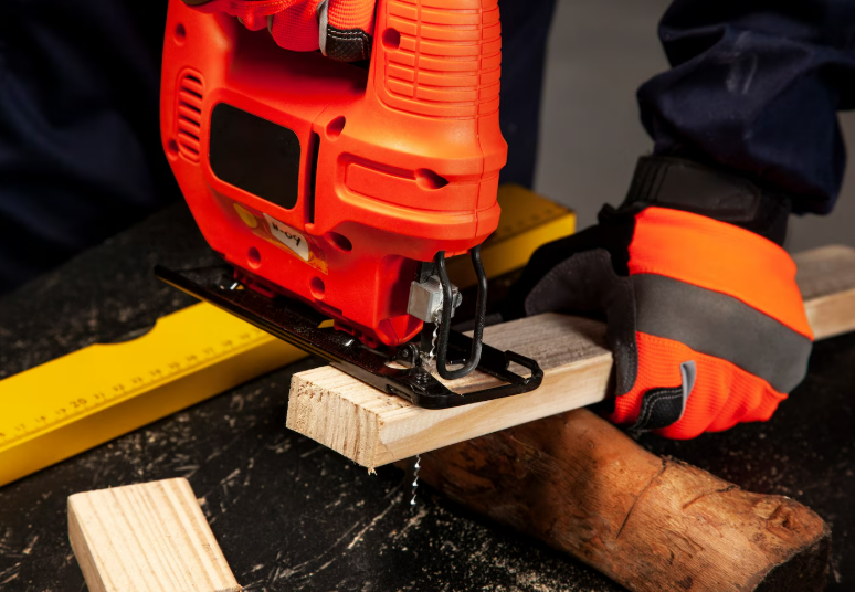 Электроинструменты и ручные инструменты для ремонта: помощники в каждом доме