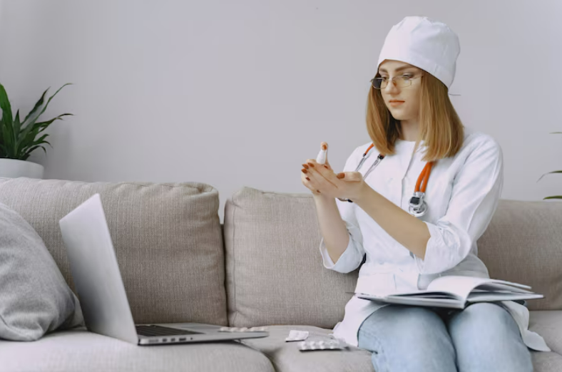 Нарколог на дом: помощь без лишних глаз