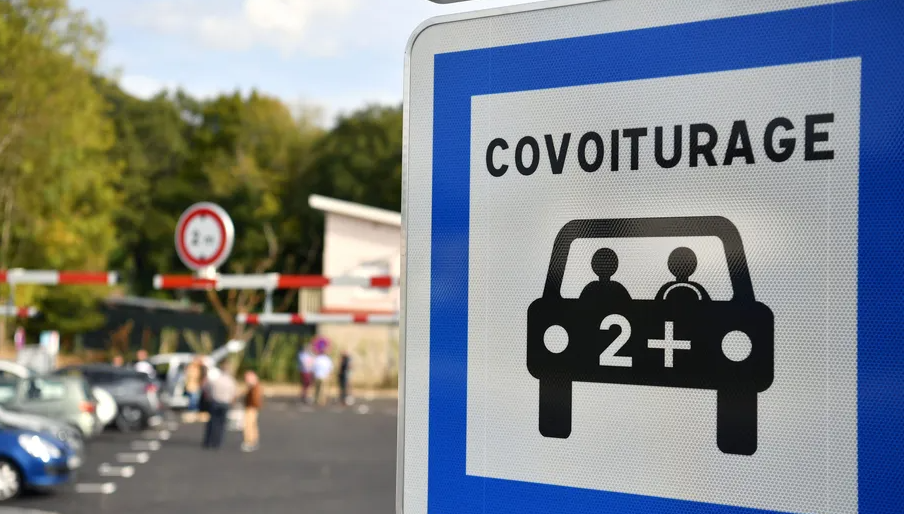 Во Франции правительство будет доплачивать водителям карпулингов
