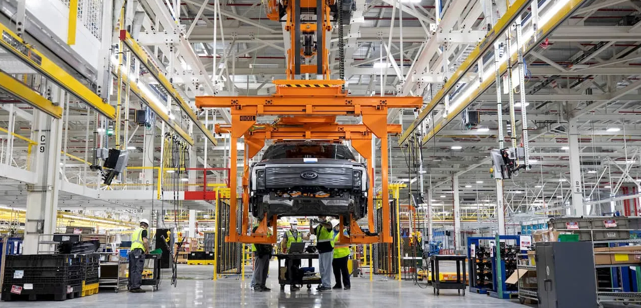 Форд хочет выйти на первое место в производстве электромобилей